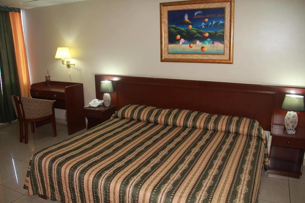 Hotel La Torre Guayaquil Extérieur photo